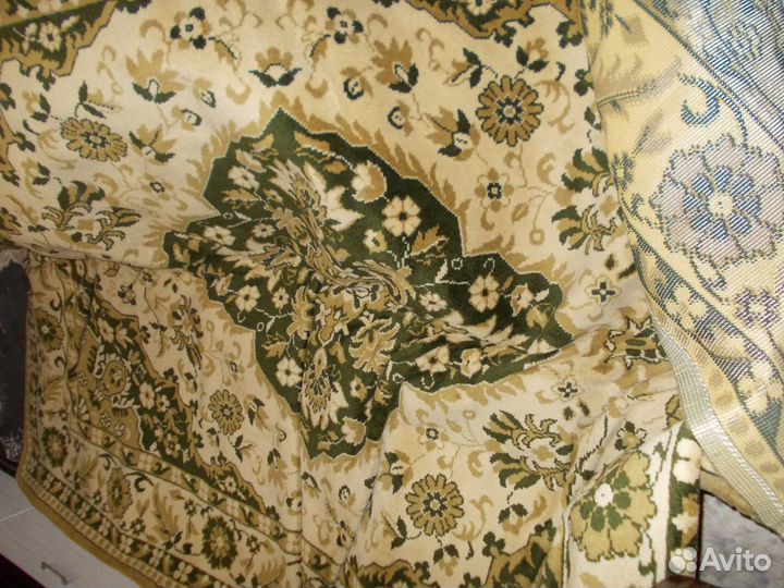 Новый ковёр (цельный ) пр-во гдр 2,5*3,5