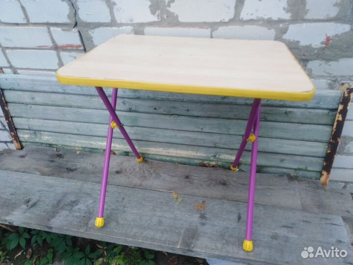 Детский столик