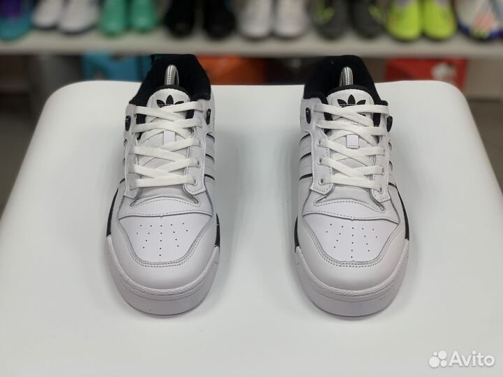 Кроссовки Adidas rivalry