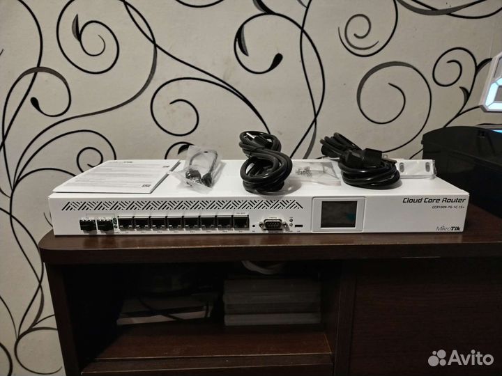 Маршрутизатор MikroTik CCR1009-7G-1C-1S+