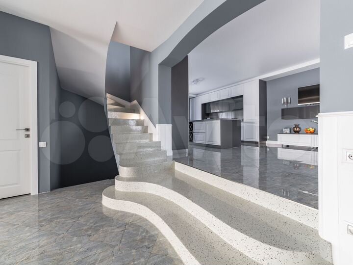 Дом 376 м² на участке 15,5 сот.