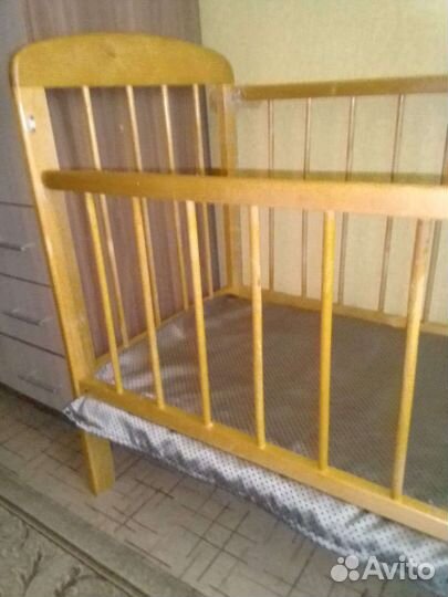 Детская кроватка