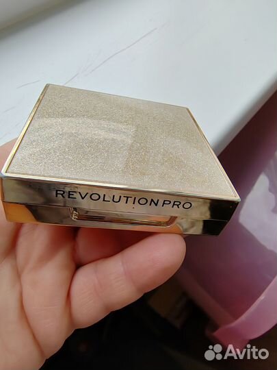 Revolution Pro Lustre Highlighter wihte rose