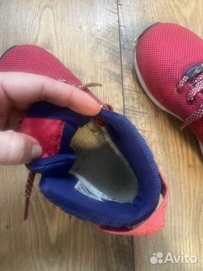 Утепленные кроссовки adidas 31-32