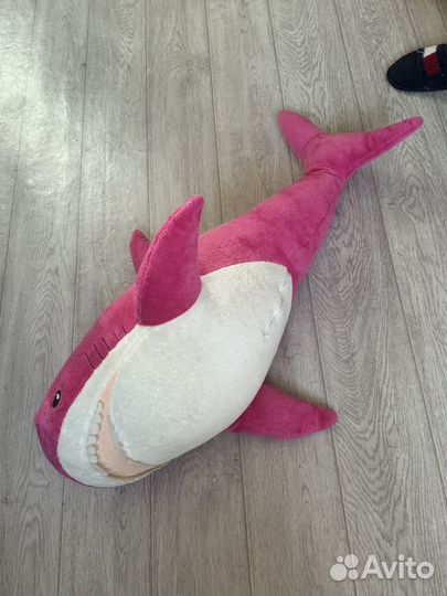 Игрушка большая акула