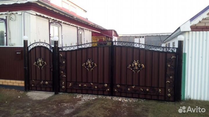 Кованые распашные ворота