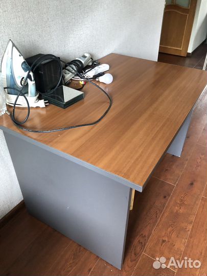 Письменный стол