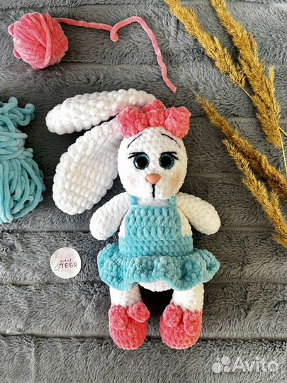 Зайка вязаная игрушка