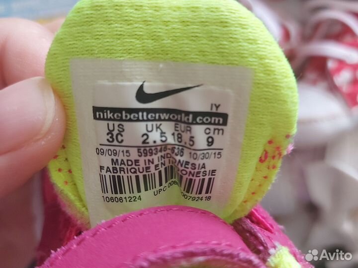 Кроссовки nike для девочки 18