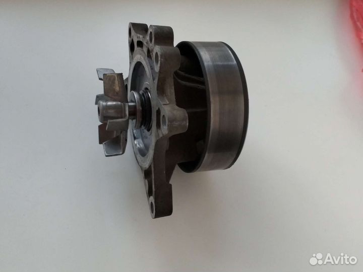 Водяная помпа toyota