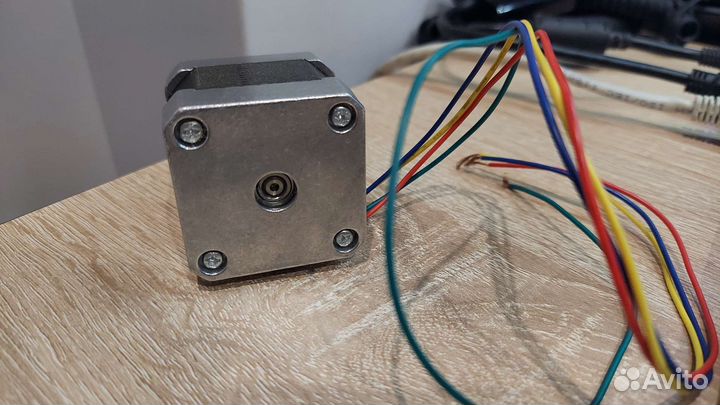 Шаговый двигатель nema 17