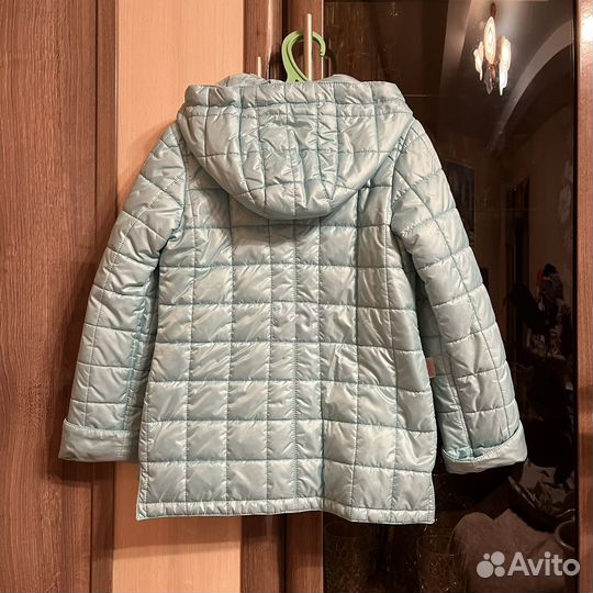 Куртка осенняя для девочки 120-122 размер