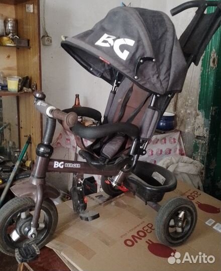 Трехколесный велосипед с родительской ручкой