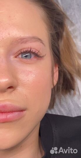 Наращивание ресниц на дому (модель)