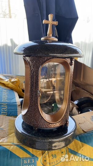 Вазы из гранита