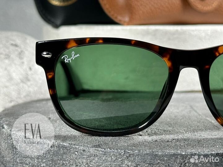Очки Ray Ban New Wayfarer RB 2132 902