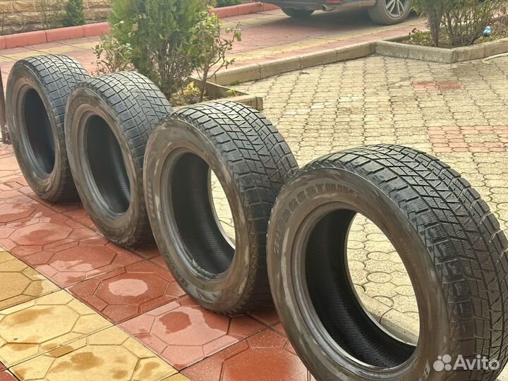 Bridgestone Blizzak DM-V1 285/60 R18