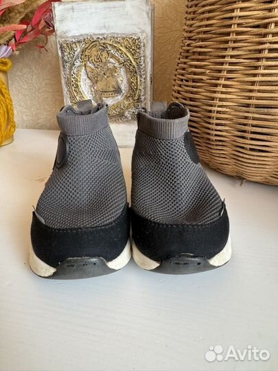 Кроссовки Zara 22