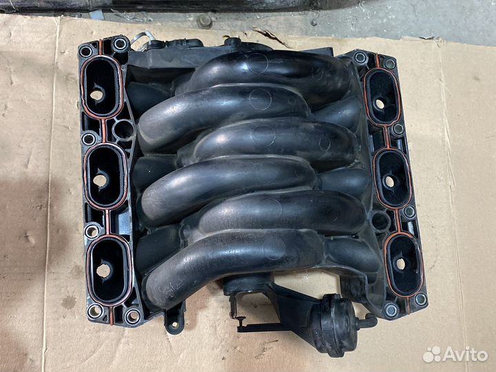 Коллектор впускной Audi A6 2.8л V6