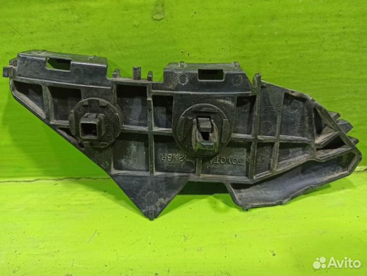 Кронштейн бампера задний Toyota Corolla E150 1ZR