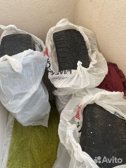 Dunlop SP Winter Ice 01 215/60 R16 99