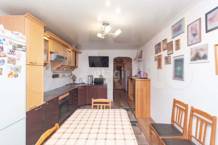 2-к. квартира, 63 м², 1/10 эт.