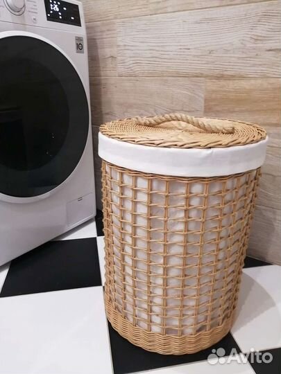 Большая плетёная корзина для белья