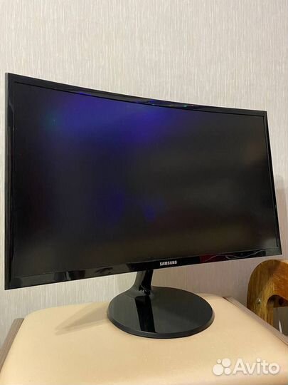 Монитор Samsung 24 изогнутый