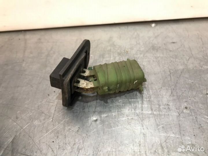 Резистор отопителя Лада Приора седан 21126 2007