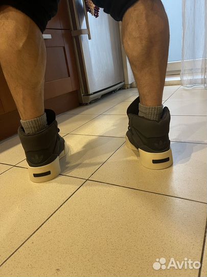 Кроссовки adidas