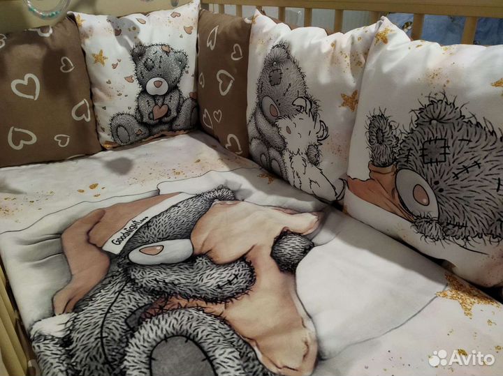 Бортики в кроватку, валики, пледики, простыни