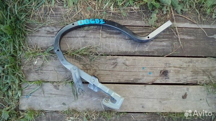 Петля крышки багажника Chevrolet Cruze 2009-2016