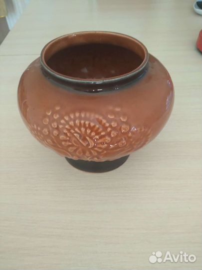Глиняный горшок