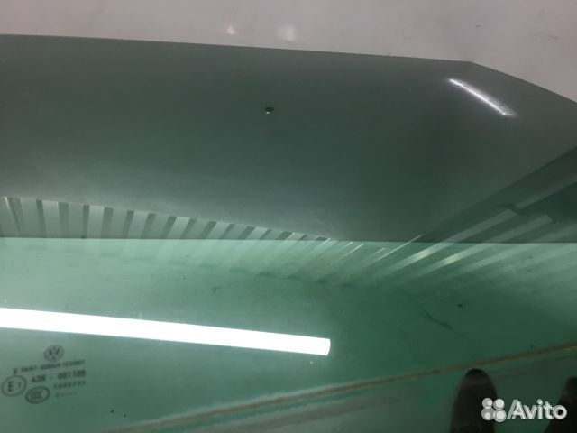 Гольф 5 стекло заднее правое 1K6845026D