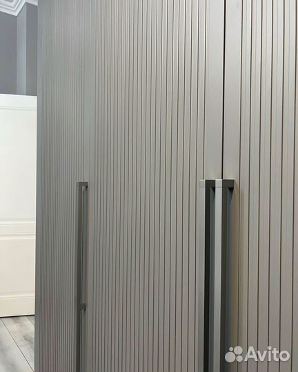 Шкаф распашной с фрезеровкой