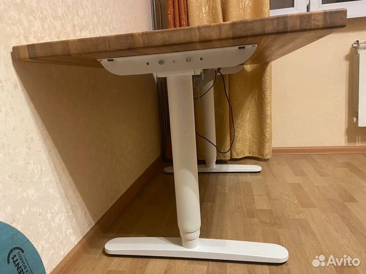 Стол IKEA Bekant с электроприводом