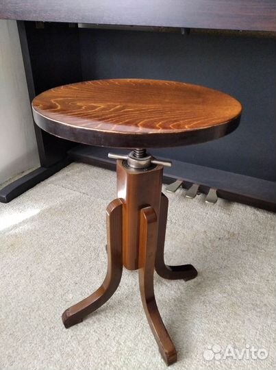 Табурет переменной высоты для пианино