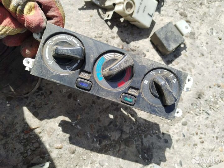 Блок управления кондиционером Ниссан пульсар 99г