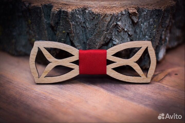 Деревянная галстук-бабочка