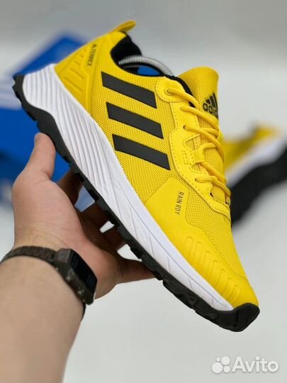 Кроссовки adidas в наличии