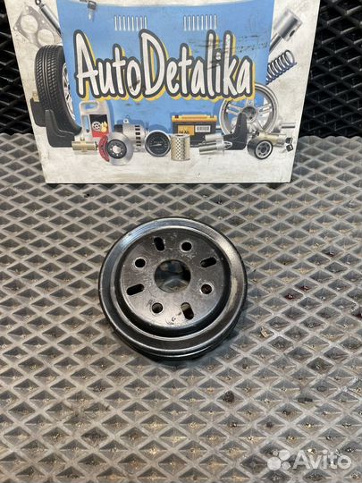 Шкив помпы Nissan Primera P12 02г. 1.8 QG18