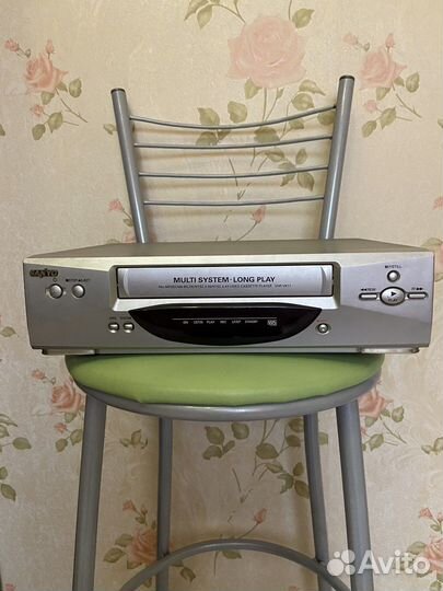 Видеомагнитофон