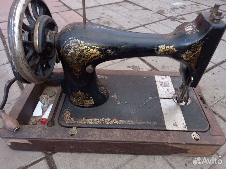 Швейная машина naumann