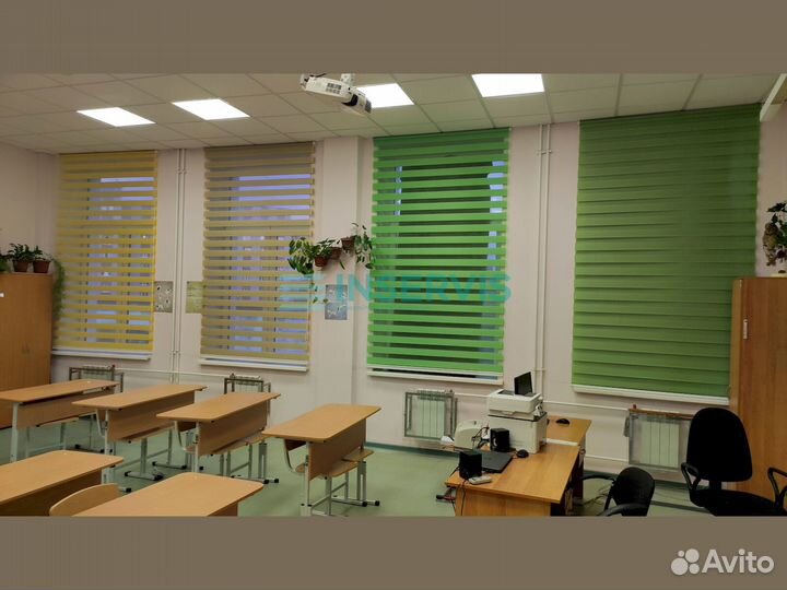 Горизонтальные жалюзина кухню