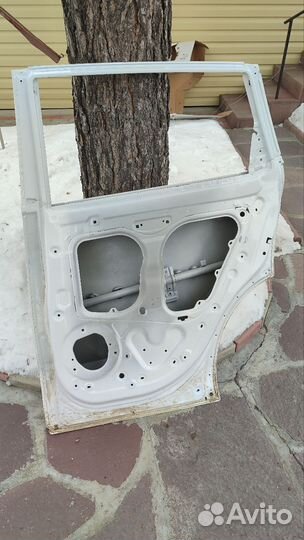Дверь задняя правая