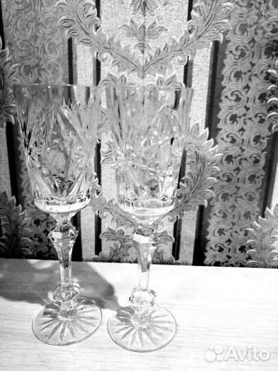 Винтажные бокалы для свадебной церемонии, и лебеди