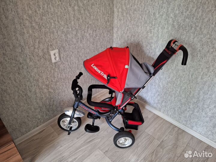 Детский велосипед трёхколёсный