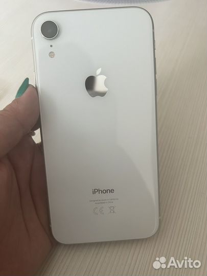 Телефон iPhone XR