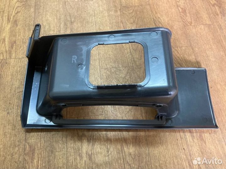 Подножка нижняя, входная (узкая кабина) правая Man