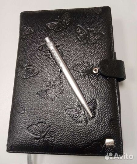 Ежедневник в кожаной обложке
